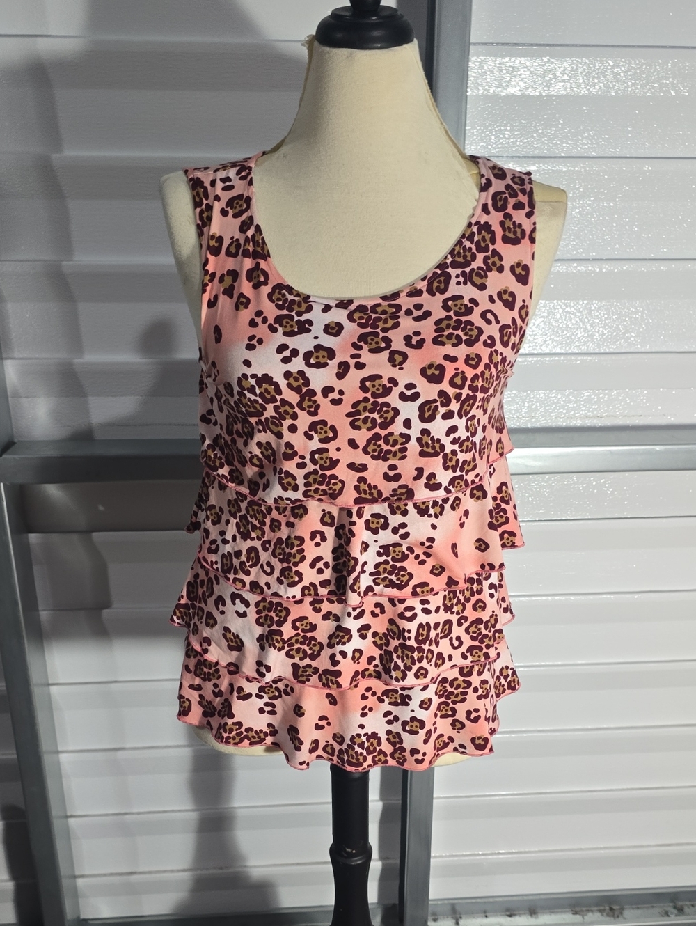 Robert Louis Pink Leopard Tiered Ruffle Tank Size Medium